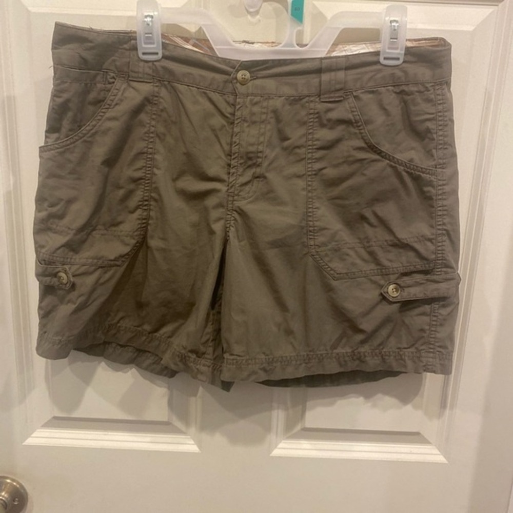 Columbia Sportswear Women Khaki Cotton Cargo Shorts Size 12 Gorpcore Active